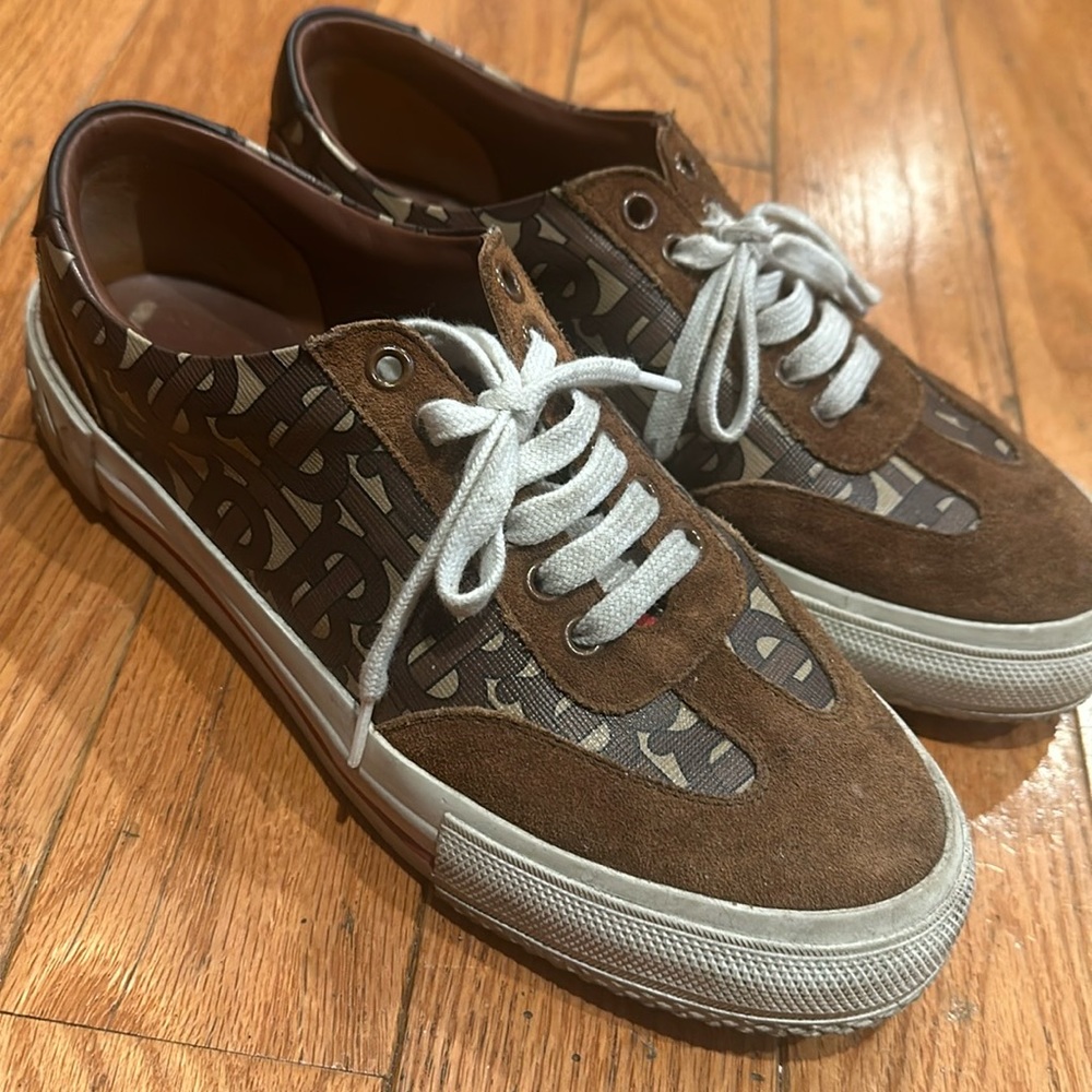 BURBERRY SNEAKERS